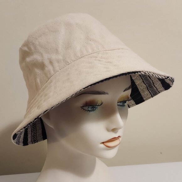 NWT Reversible Canvas Bucket Hat Stripe/Natural - Picture 1 of 7